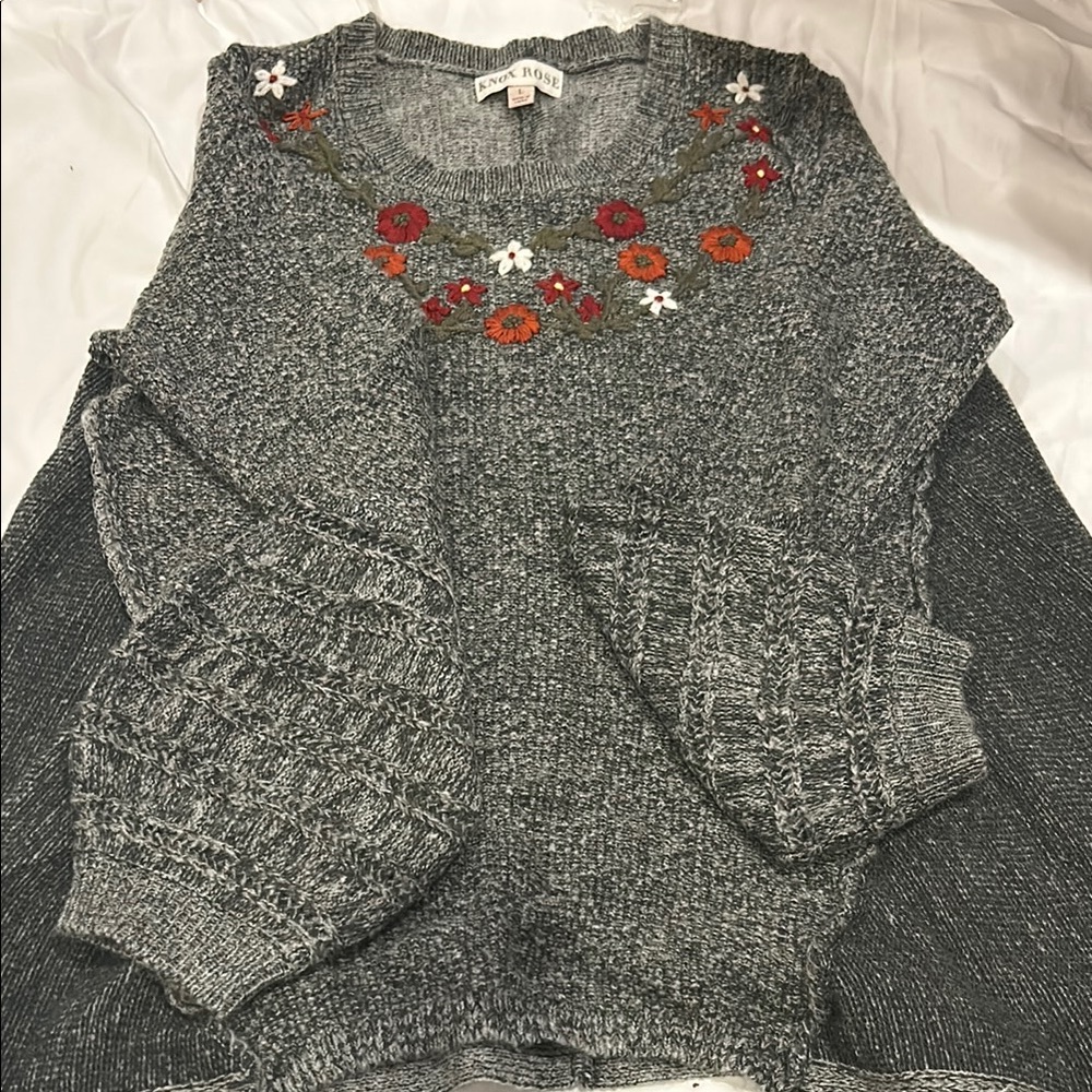 Knox Rose Gray Knit Sweater with Floral Embroidery